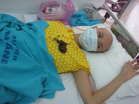 Nữ đang điều trị tại Bệnh viện Đà Nẵng