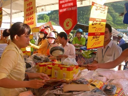 Đà Nẵng: Hối hả chuẩn bị hàng Tết - 1