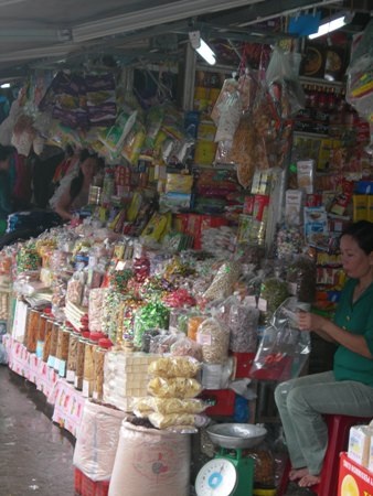 Đà Nẵng: Hối hả chuẩn bị hàng Tết - 2