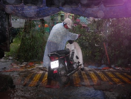 Mưa ngập đường, quốc lộ 1A ùn tắc - 10