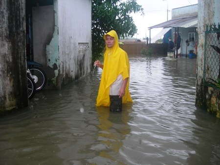Miền Trung: Lũ lại lên, nước bủa vây thành phố, huyện thị - 5