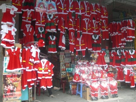 Sức mua giảm, thị trường Noel trầm lắng - 6