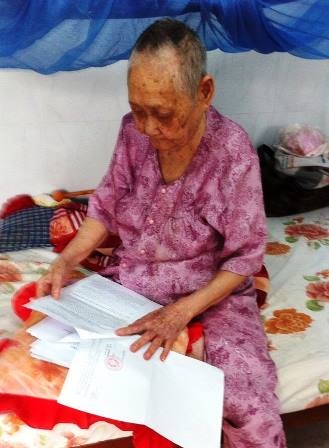 Bến Tre: Đất chùa cấp cho cá nhân, xử lý sai phạm xong vẫn không trả lại cho chùa - 2 Bà Lục, quản thủ chùa Tân Khánh mỏi mòn khiếu nại đòi lại đất