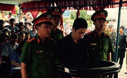 Tử hình hung thủ giết, hiếp bé gái 7 tuổi - 1 Hung thủ Mười bị tuyên tử hình về tội giết người, hiếp dâm trẻ em