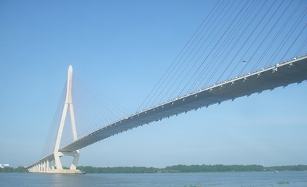 Cầu Cần Thơ nơi Tài bỏ lại xe gắn máy rồi nhảy xuống sông Hậu tự vẫn