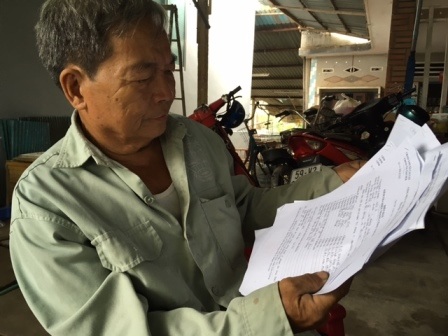 Ông Út vác đơn cầu cứu vì cho rằng lãnh đạo xã xúi xây dựng nhà trái phép