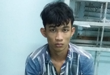 Bắt giữ 2 nghi phạm cướp tài sản, chống người thi hành công vụ - 1 Bắt giữ 2 nghi phạm cướp tài sản, chống người thi hành công vụ - 1