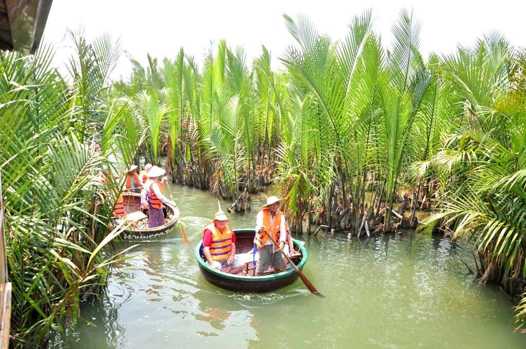 Hội An chấn chỉnh tình trạng du lịch bát nháo ở rừng dừa Bảy Mẫu ...