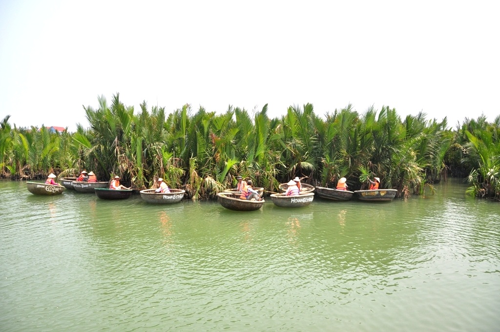 Hội An chấn chỉnh tình trạng du lịch bát nháo ở rừng dừa Bảy Mẫu - 3 TP Hội An yêu cầu chấn chỉnh tình trạng bác nháo ở vườn dừa Bảy Mẫu