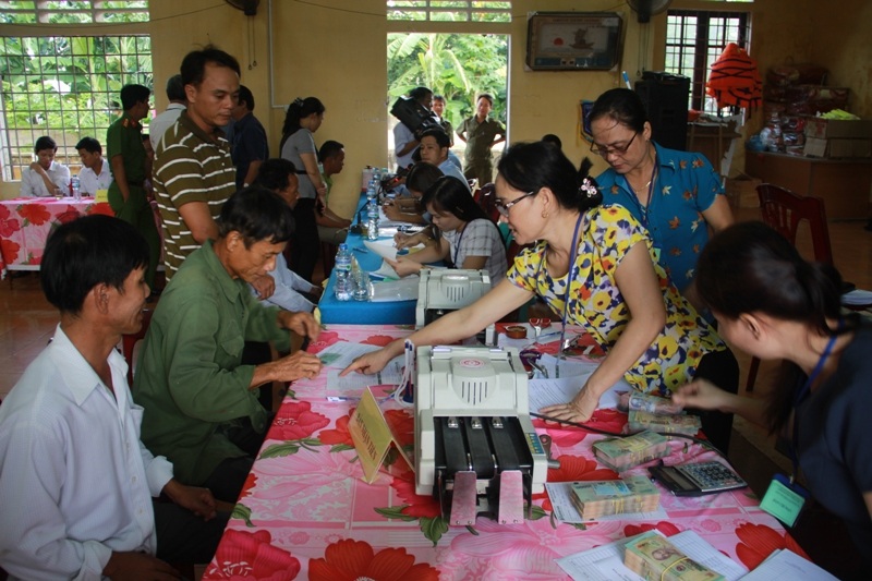 Các địa phương triển khai chi trả tiền đền bù cho ngư dân