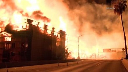 Mỹ: Cháy dữ dội tại trung tâm Los Angeles