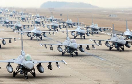 Tập đoàn quốc phòng Anh kiện Hàn Quốc vì dừng nâng cấp phi đội F-16 - 1 Các chiến đấu cơ F-16 của Hàn Quốc.