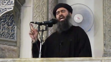 Abu Bakr al-Baghdadi trong một video tuyên truyền.