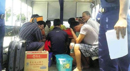 Philippines quyết không thả các ngư dân Trung Quốc - 1 Các ngư dân Trung Quốc khi bị bắt.
