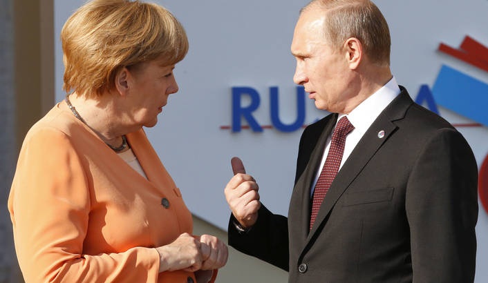 Báo Đức tiết lộ cuộc họp kín suốt 6 giờ giữa Merkel và Putin - 1 Thủ tướng Đức Merkel và Tổng thống Putin.