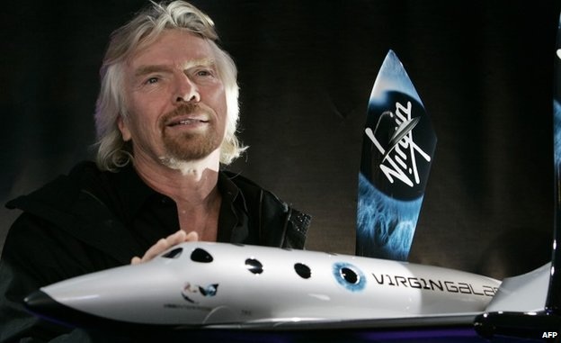 Tàu vũ trụ phát nổ trên sa mạc Mỹ, 1 phi công thiệt mạng - 8 Tỷ phú Richard Branson, ông chủ tập đoàn Virgin, rất tâm huyết với dự án du lịch vũ trụ.