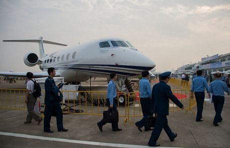 Bóng hồng tại triển lãm hàng không.