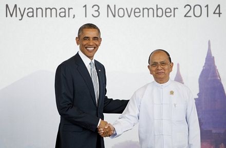 Thủ tướng Nhật Bản Shinzo Abe tham dự hội nghị Cấp cao ASEAN-Nhật Bản.