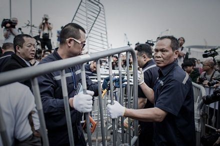 Phe biểu tình hôm nay đã không phản đối việc phá bỏ các chướng ngại vật.