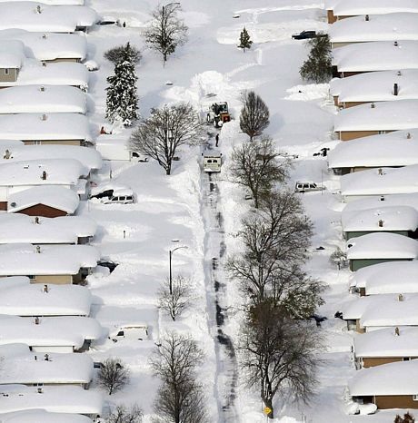Bão tuyết dữ dội tấn công nước Mỹ, 7 người chết
