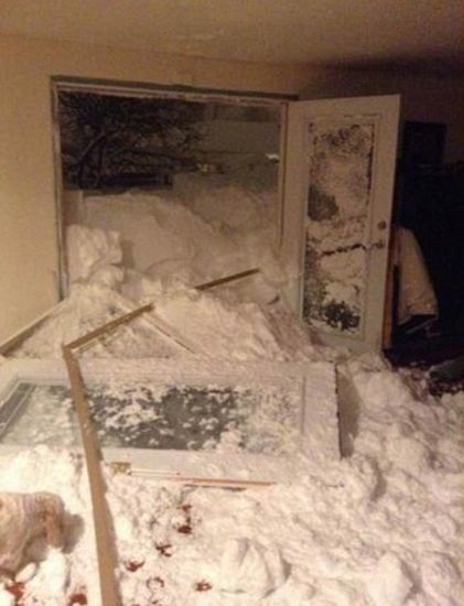 7 trường hợp thiệt mạng liên quan tới trận bão tuyết dữ dội đã được thông báo tại bang New York.