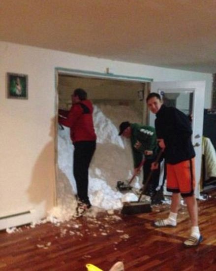 7 trường hợp thiệt mạng liên quan tới trận bão tuyết dữ dội đã được thông báo tại bang New York.