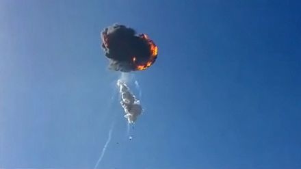 5 sự cố nghiêm trọng nhất trong chương trình vũ trụ thương mại của Mỹ - 3 Tên lửa Falcon 9R nổ tung thành một quả cầu lửa.