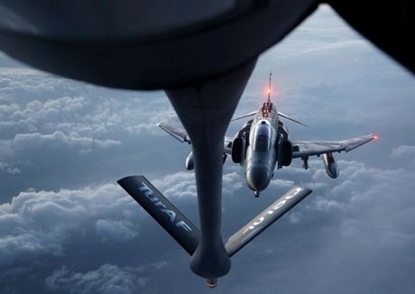 Phi đội F-4 của Iran tham gia một cuộc trình diễn tại thủ đô Tehran hồi tháng 4/2014.