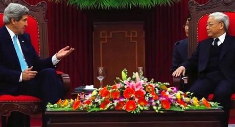 Tân Đại sứ Hoa Kỳ gửi lời chào Việt Nam bằng tiếng Việt - 3 Hình ảnh về cuộc gặp giữa Tổng Bí thư Nguyễn Phú Trọng và Ngoại trưởng Hoa Kỳ John Kerry.