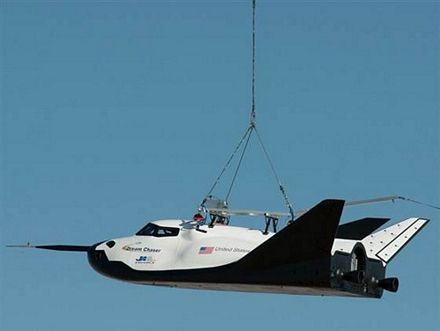 5 sự cố nghiêm trọng nhất trong chương trình vũ trụ thương mại của Mỹ - 4 Tàu con thoi Dream Chaser trong một cuộc thử nghiệm.