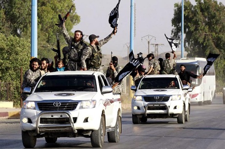 IS bị nghi sở hữu xe tăng và tên lửa có xuất xứ Triều Tiên - 1 Những tay súng IS. (Ảnh: New York Post)