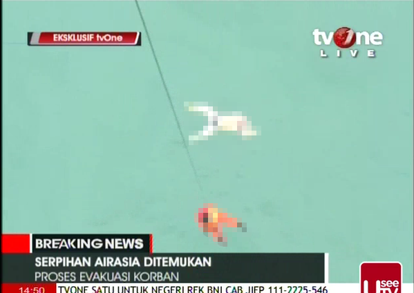 Phát hiện nhiều thi thể gần vùng nước đen bị nghi là máy bay AirAsia