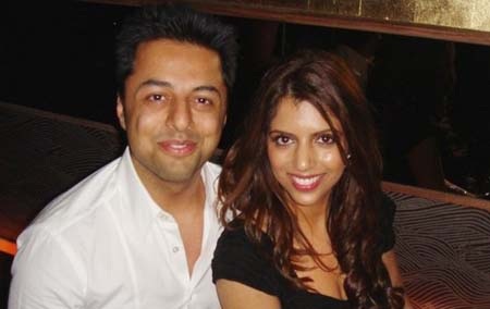 Triệu phú Anh thoát tội sát hại vợ mới cưới - 1 Shrien Dewani và Anni trong một bức ảnh cũ.