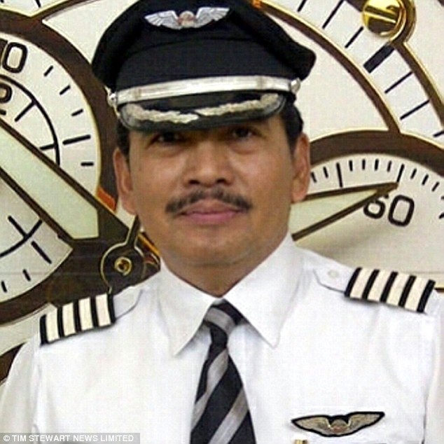 Máy bay AirAsia rơi do bay quá chậm? - 1 Cơ trưởng chuyến bay mất tích QZ8501 Iriyanto.