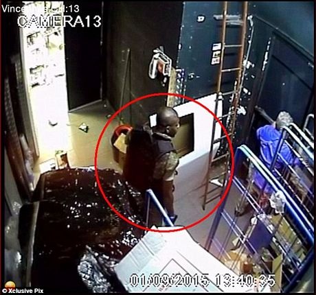 Hãi hùng ảnh hiện trường vụ bắt cóc con tin tại Pháp