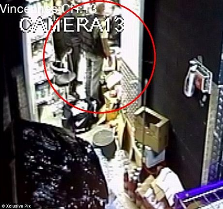 Hãi hùng ảnh hiện trường vụ bắt cóc con tin tại Pháp