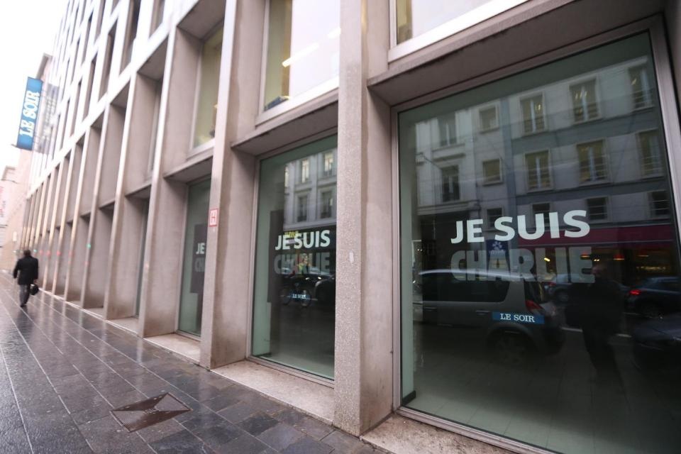 Báo Bỉ đăng tranh biếm họa của tạp chí Charlie Hebdo bị dọa đánh bom - 1 Trụ sở của tờ