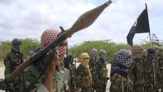 Kenya oanh kích nhóm phiến quân gây ra vụ thảm sát trường học - 1 Nhóm al-Shabab tuyên bố đang chiến tranh với Kenya (Ảnh: