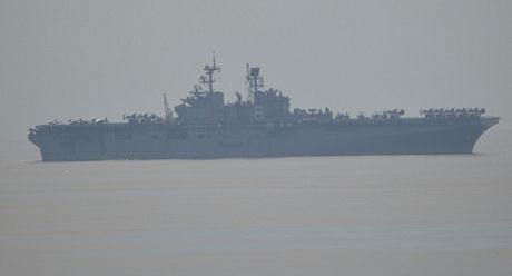 “Quái vật” Osprey của Mỹ lần đầu hạ cánh trên chiến hạm Hàn Quốc - 6 Osprey cất cánh từ tàu tấn công đổ bộ USS Bonhomme Richard.