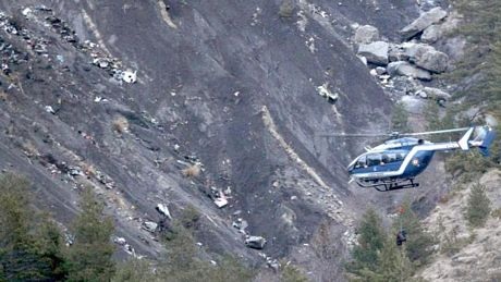 Khu vực máy bay gặp nạn là núi cao, địa hình hiểm trở, khiến lực lượng cứu hộ khó tiếp cận.