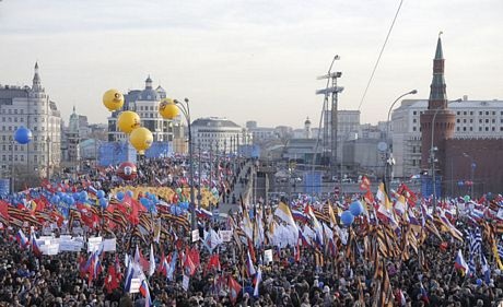 Tổng thống Putin và 100.000 người hát quốc ca mừng 1 năm Crimea sáp nhập - 3 An Bình