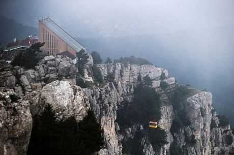 Cáp treo Miskhor - Ai-Petri tại Crimea.
