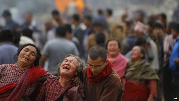 Nepal: 3.700 người chết do động đất, cứu hộ gặp khó khăn gần tâm chấn - 1 Tính đến nay đã có 3.700 người chết trong động đất tại Nepal. (Ảnh: