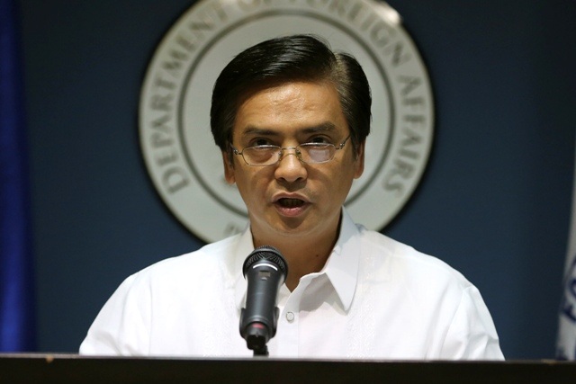 Philippines "tố" Trung Quốc xây đảo nhân tạo tàn phá môi trường ở Biển Đông - 1 Phát ngôn viên Bộ ngoại giao Philippines Charles Jose. (Ảnh: