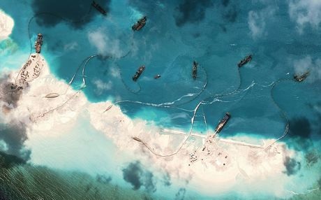 Đường băng trên bãi Chữ Thập nhìn từ trên cao. (Ảnh: