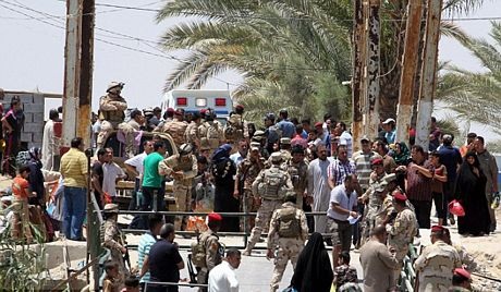 Ước tính, khoảng 8.000 người đã rời khỏi Ramadi để tìm nơi trú ẩn an toàn.