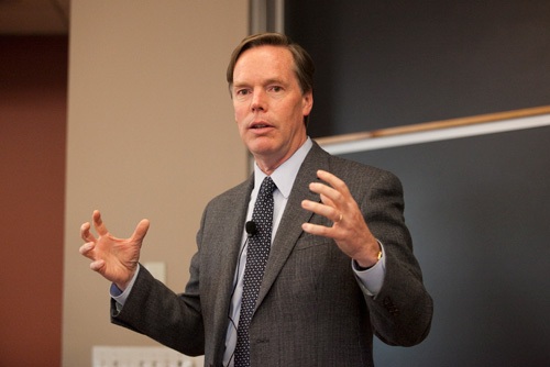 Mỹ có quyền bay qua Biển Đông - 2 Cựu Thứ trưởng ngoại giao Mỹ Nicholas Burns. (Ảnh: