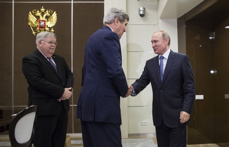 Ngoại trưởng Mỹ gặp Tổng thống Nga tại Sochi - 1 Tổng thống Putin tiếp Ngoại trưởng Kerry (Ảnh: