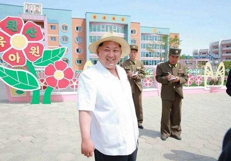 Lãnh đạo Triều Tiên gây sốt với kiểu mũ Panama