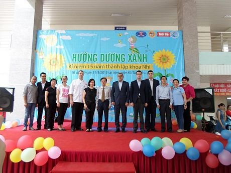 Các món quà nhỏ góp phần mang lại đời sống tinh thần cho các bệnh nhi.